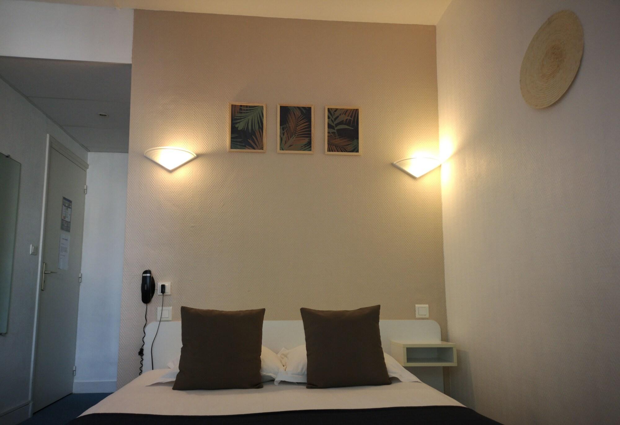 Hotel Trianon Тур Екстериор снимка